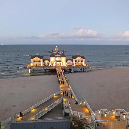 Skandinavisch Eingerichtetes Doppelhaus In *