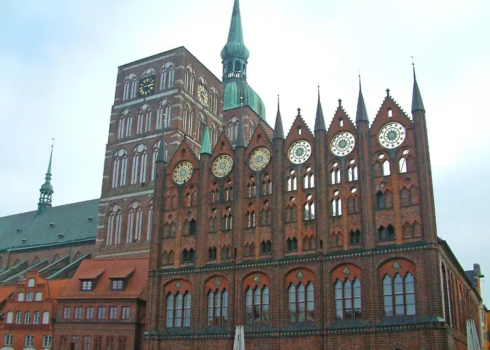 Hébergement de vacances Skandinavisch Eingerichtetes Doppelhaus In *